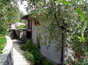 Idyllic Apartment in Vello with Balcony Garden Furniture